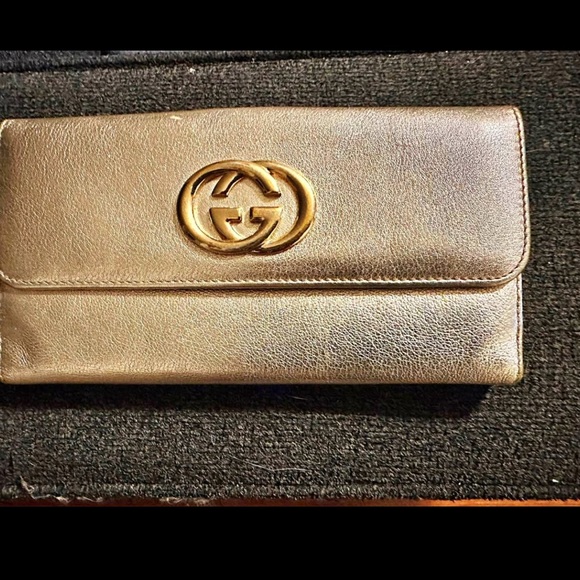 Gucci Metallic Gold Leather Wallet - Picture 1 of 5